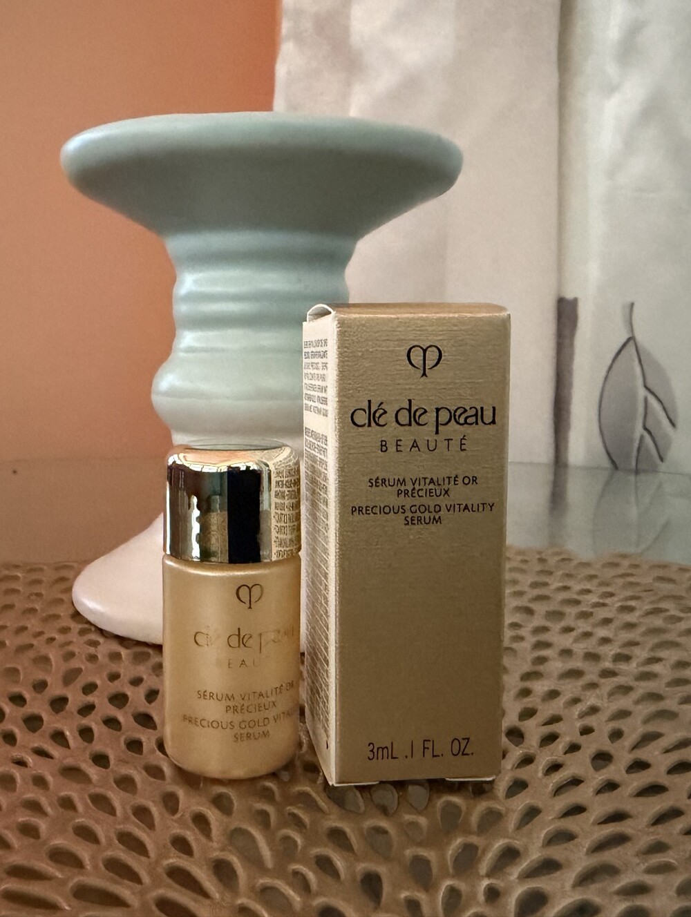 clè de peau Precious Gold Vitality Serum - Gold